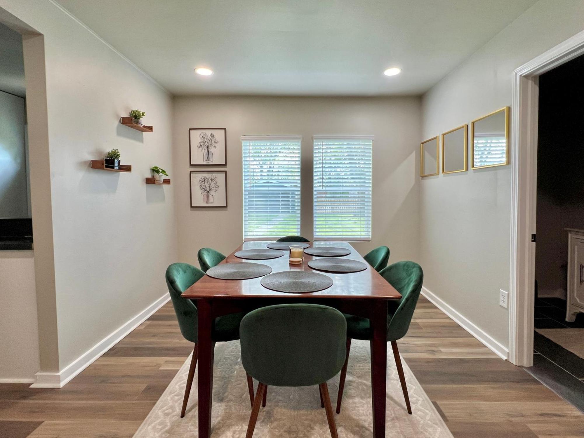 Modern Style Home Near Dt Indy & Major Attractions インディアナポリス エクステリア 写真