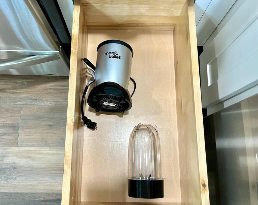 Modern Style Home Near Dt Indy & Major Attractions インディアナポリス エクステリア 写真