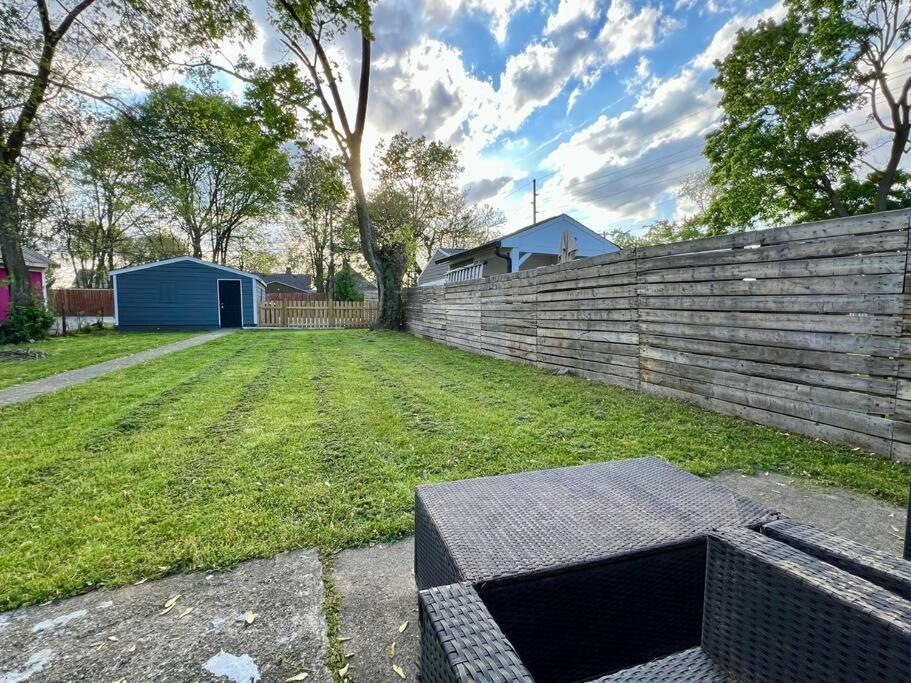 Modern Style Home Near Dt Indy & Major Attractions インディアナポリス エクステリア 写真