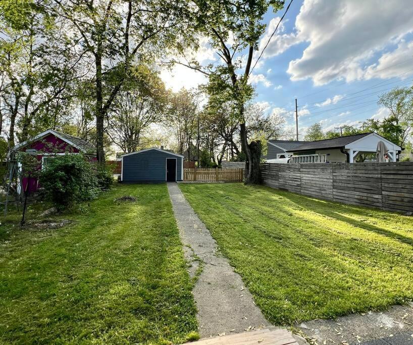 Modern Style Home Near Dt Indy & Major Attractions インディアナポリス エクステリア 写真